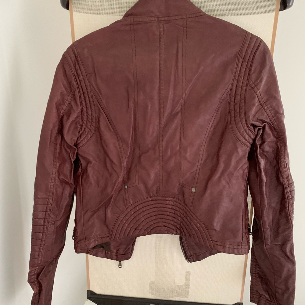 Leather jacket - Picture 4 of 9